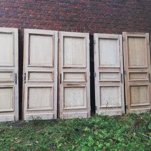 Zwaar uitgevoerde grenen paneeldeuren 228hx84,5b, 236hx85b en 238hx90b