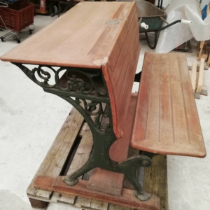 Industriele lessenaar met opklapbaar bankje, vintage lessenaar