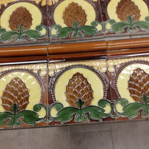35 (+2) Prachtige art nouveau / jugendstil tegels Le Glaive, dennenappel
