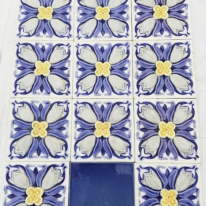 11 art nouveau tegels paars/lichtgrijs in relief Hemiksem