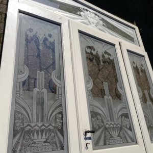 280hx210br Prachtige art deco deurenset met bovenlicht, geetst glas